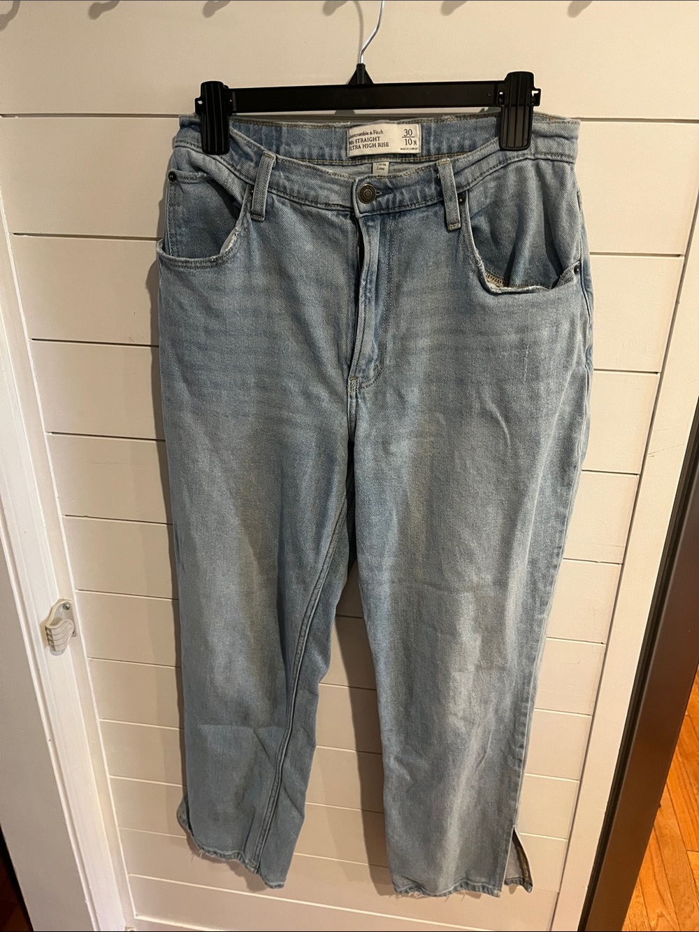 Abercrombie & Fitch Light Wash curve love 90s straight ultra high rise Jeans 10
